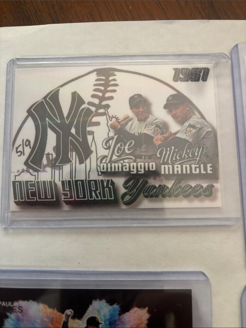 Baseball Card Collection - Assorted Players with Colorful Insert - Picture 3 of 6